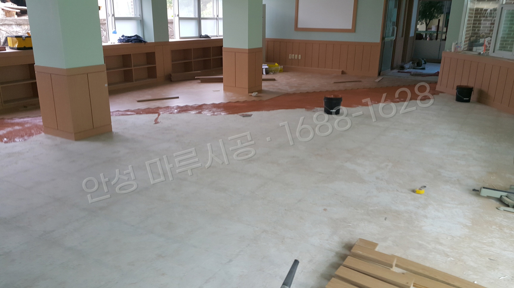 안성 영동 바닥공사 마루시공업체 강마루 한솔 울트라 오크 시공 중